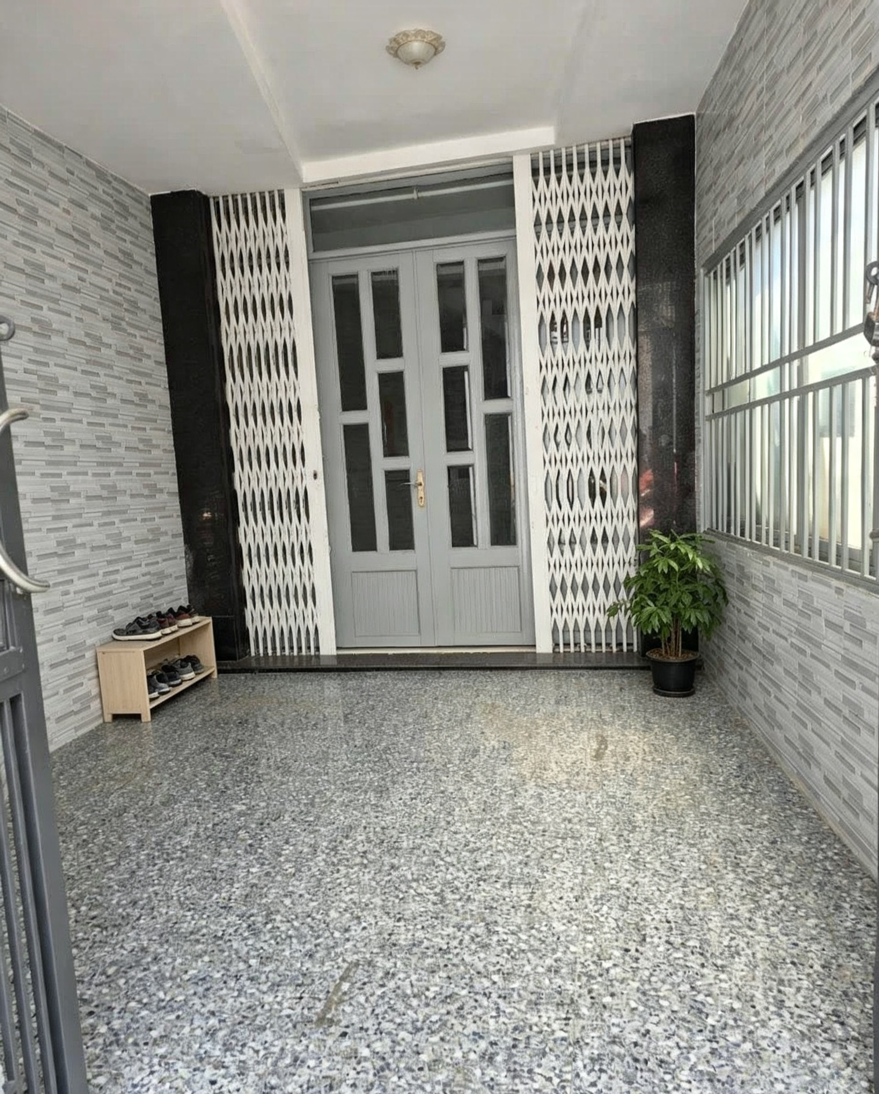 NGAY CẦU NGUYỄN KHOÁI  - 3 TẦNG - 61M2 - NỞ HẬU - NGANG GẦN 7M - 5.5 TỶ TL
