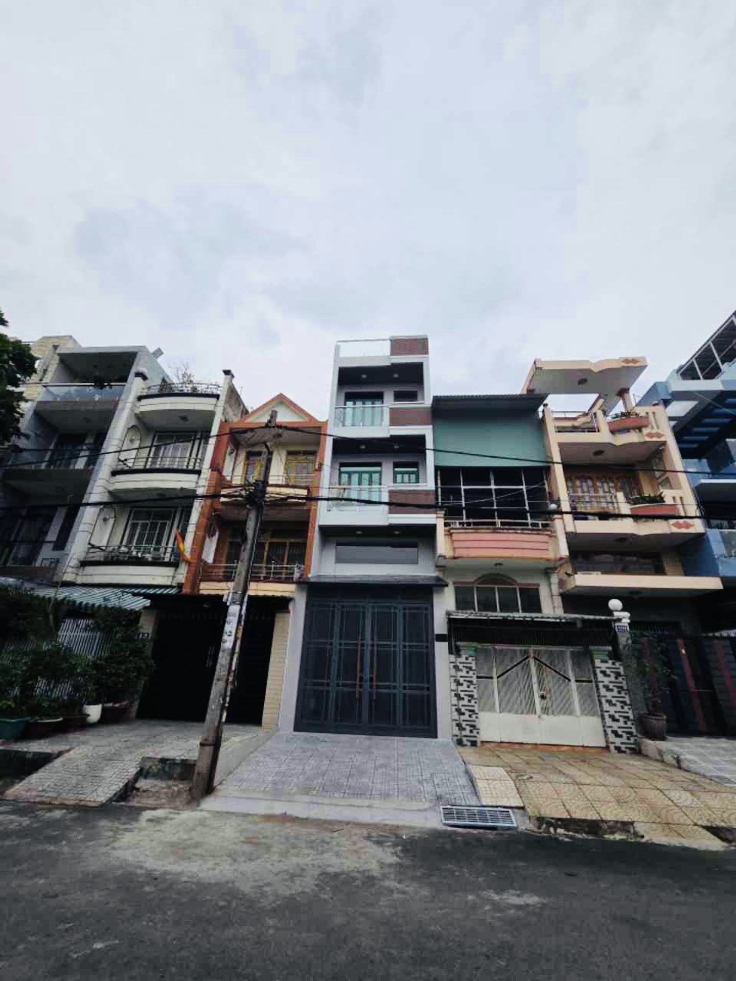 Bán Nhà MT Bình Phú 1, 76m2 4 Tầng BtCT đẹp Ở ngay Nhỉnh 13 Tỷ
