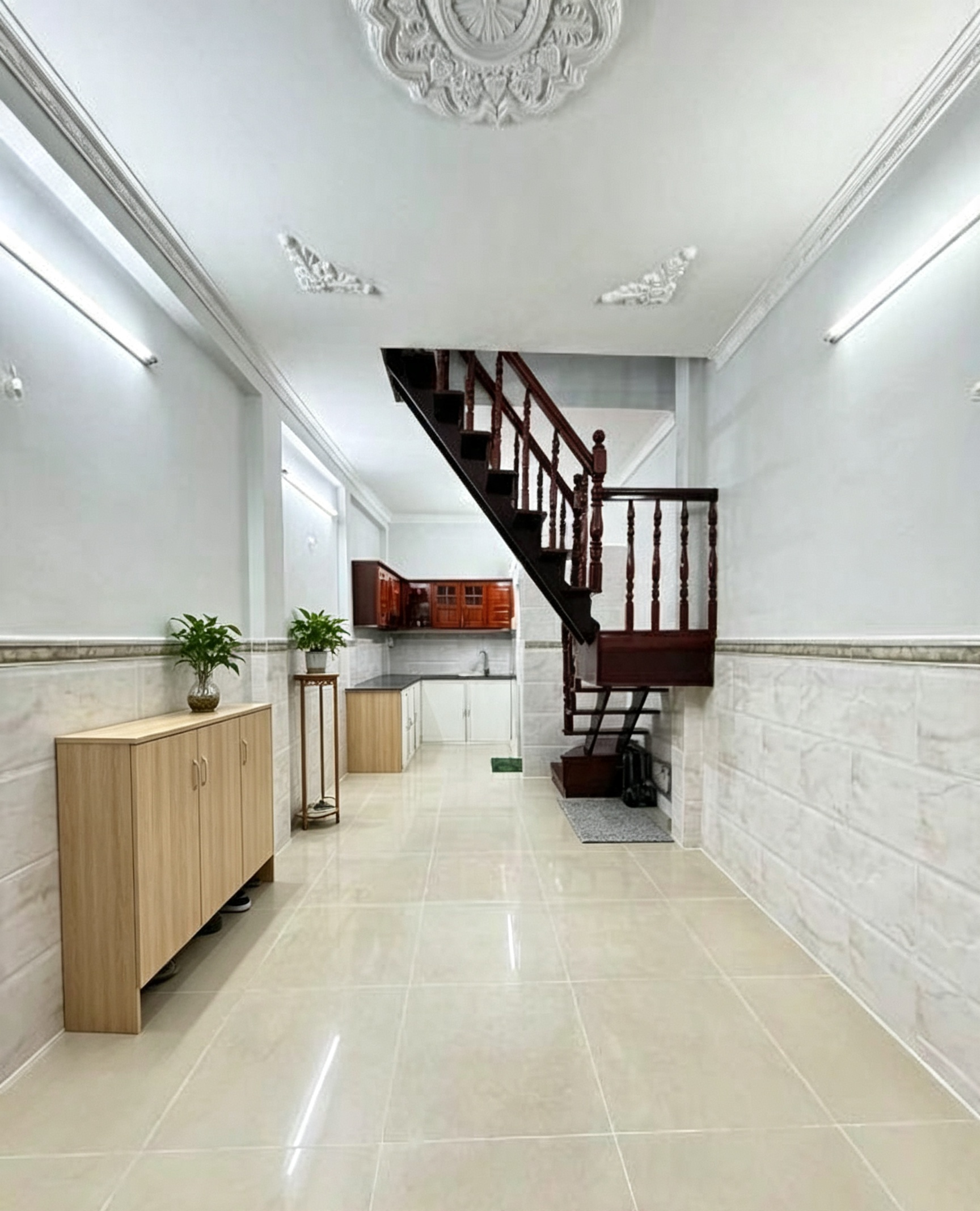 Sát MT Hoàng Diệu - 3 Tầng - Nhỉnh 4 tỷ - Hẻm 3m - SHR