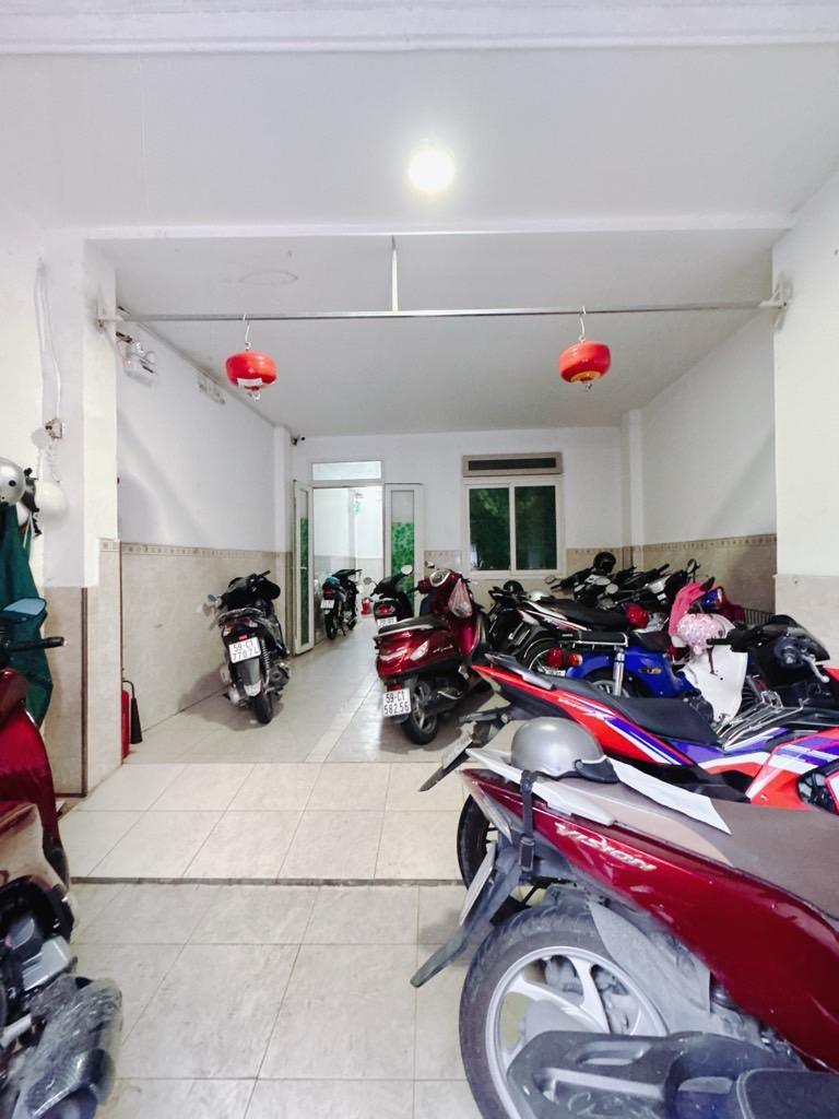 Chdv mini Đoàn Văn Bơ - 70m² (4.4×14) - 7.x tỷ - 9Pn khép kín - Dòng tiền 300tr/năm