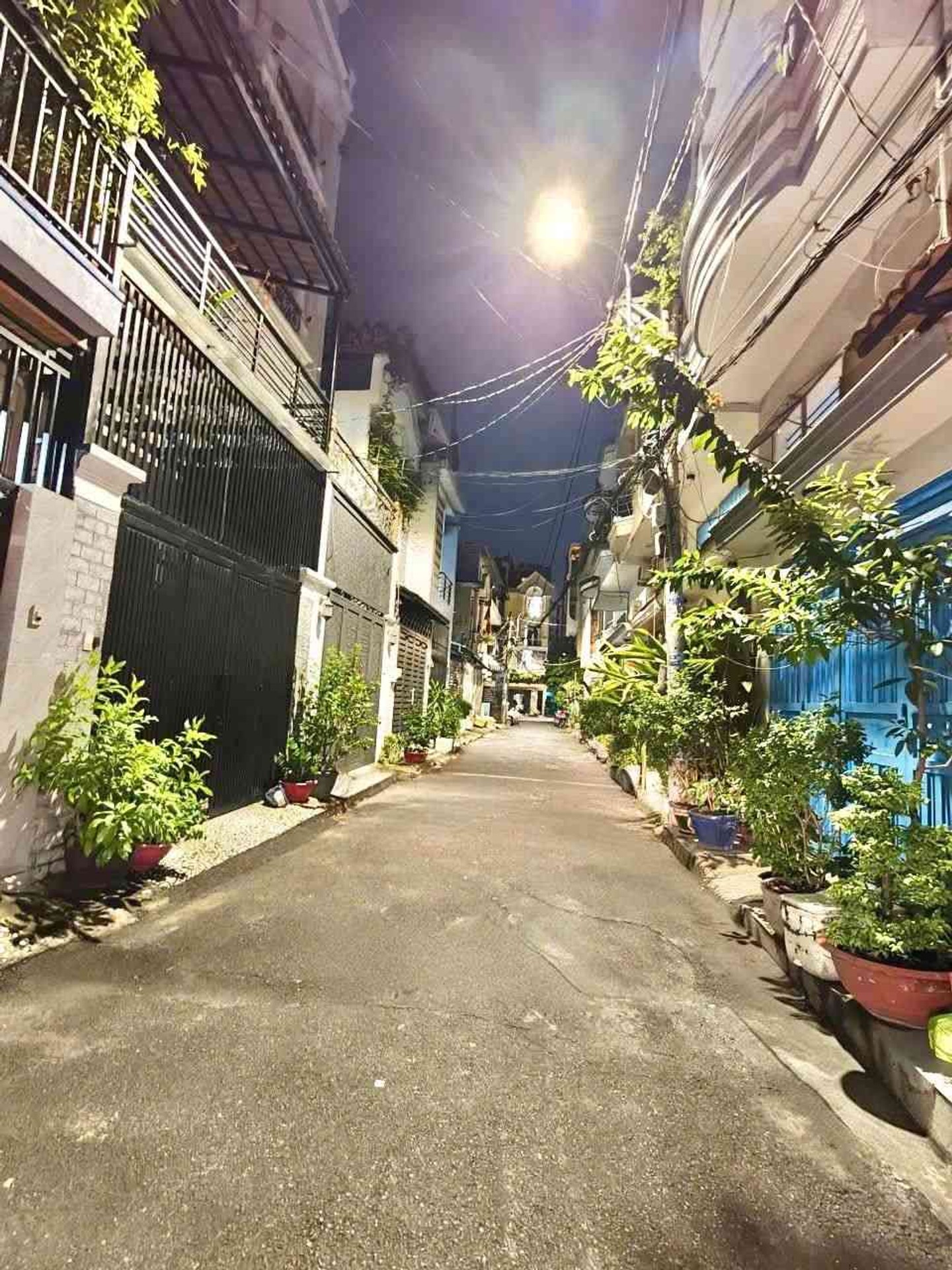 Nhà 3 tầng đẹp, rộng 4PN tại Phạm Văn Chiêu, Gò Vấp