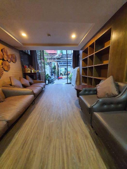 Nhà mặt phố lô góc view hồ, thang máy, ô tô tránh cực hiếm