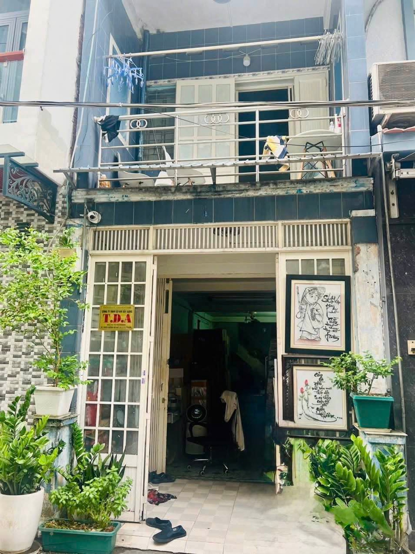 Nhà 3 tầng siêu tiện nghi ở trung tâm Quận 10