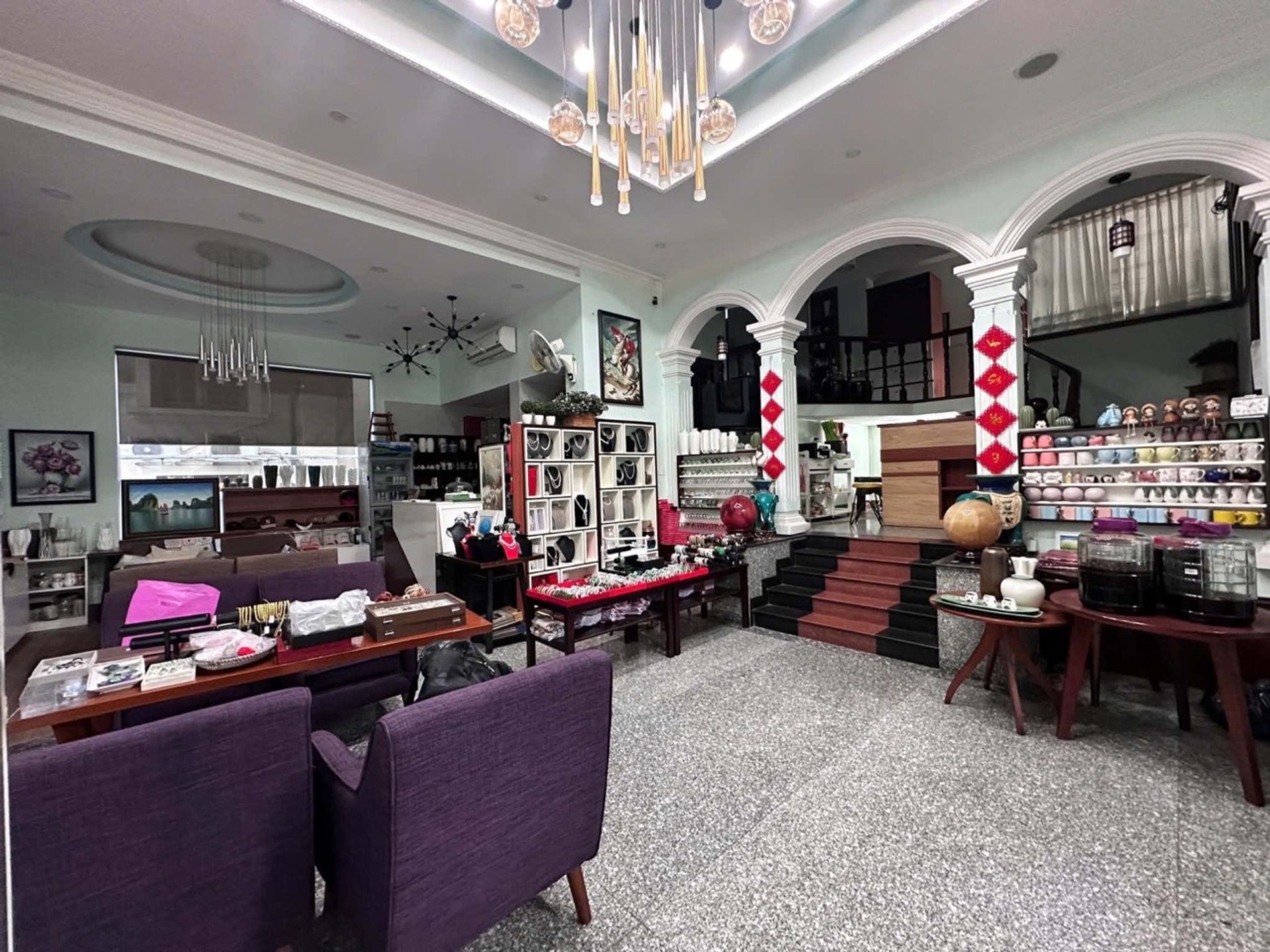 Bán nhà mặt phố 3 tầng, lô góc 2 mặt tiền ngang 24m tại quận 8