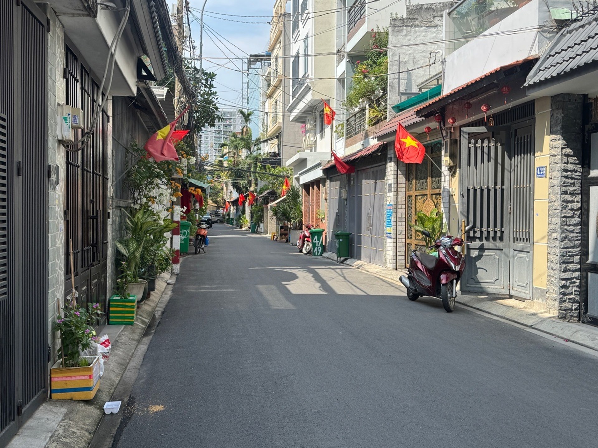Cơ hội hiếm có: Nhà riêng 2 tầng sát Ga T3, hẻm xe tải tránh, giá 13.9 tỷ