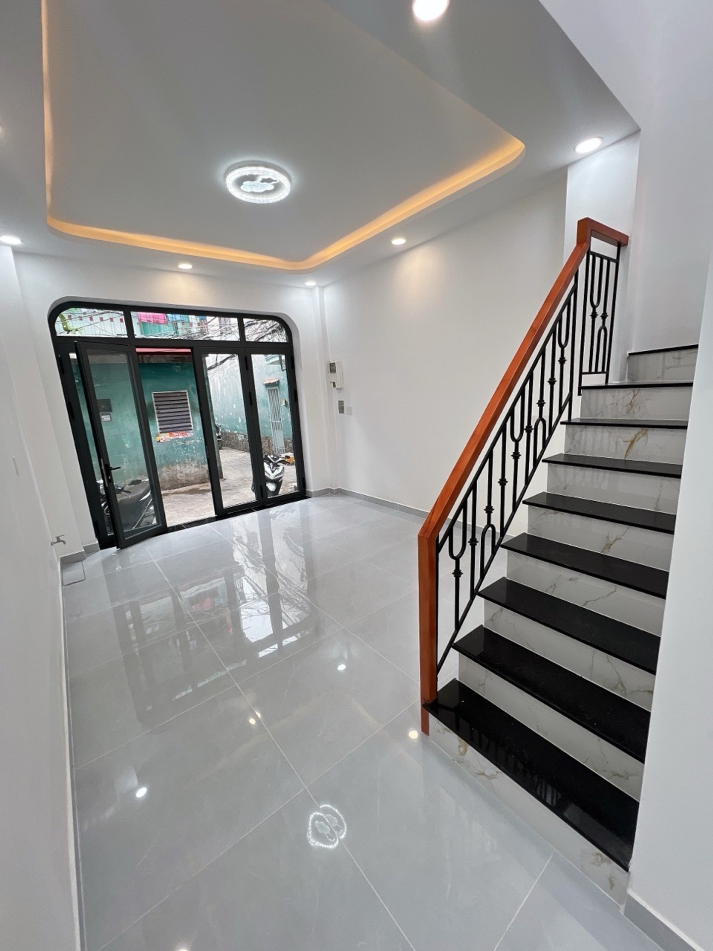 Bán nhà riêng phường Chánh Hưng, quận 8, nhà mới 2 tầng, giá 5,5 tỷ