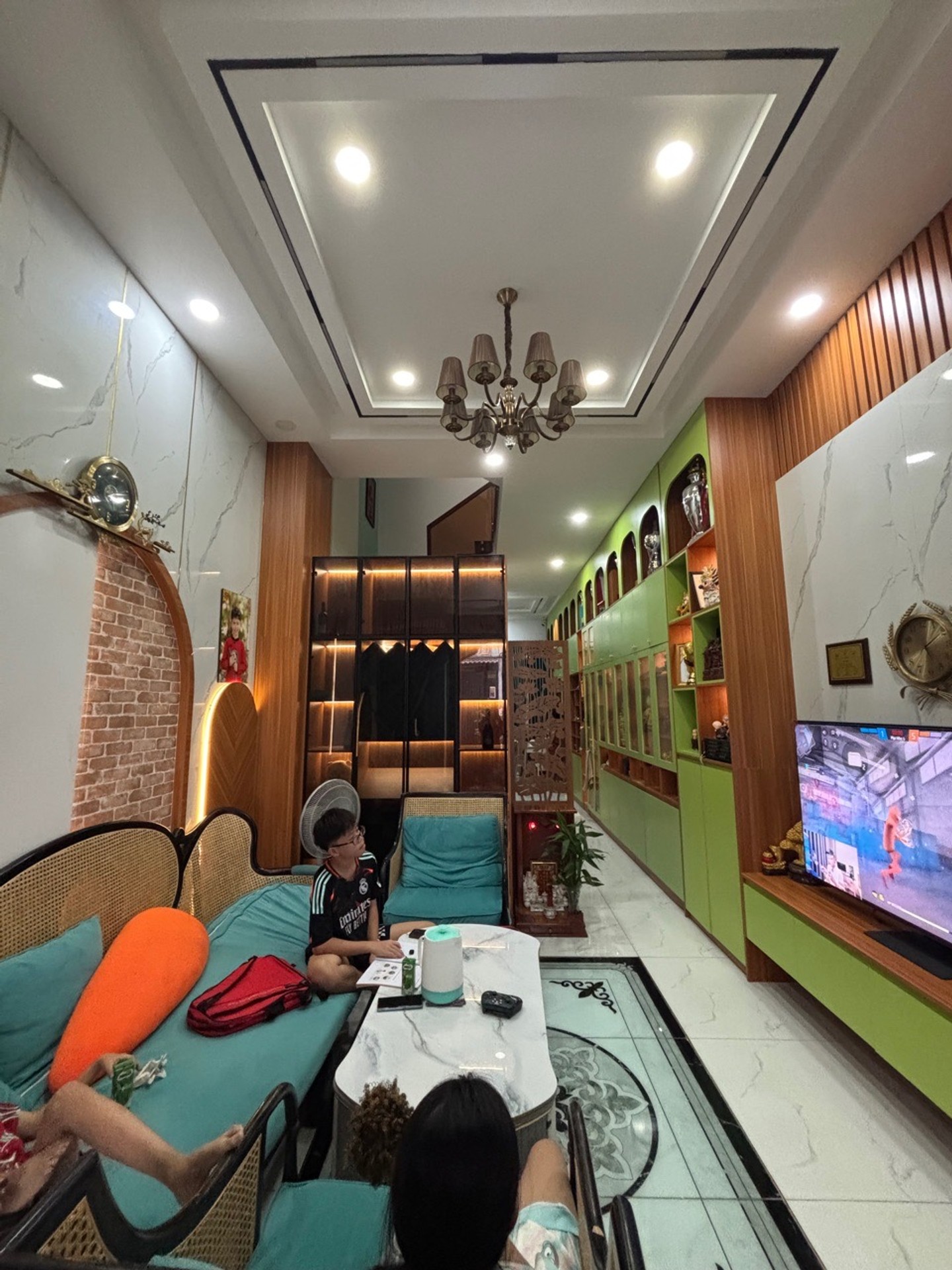 Nhà 3 tầng 4 phòng ngủ giá 7,45 tỷ tại Chiến Lược quận Bình Tân