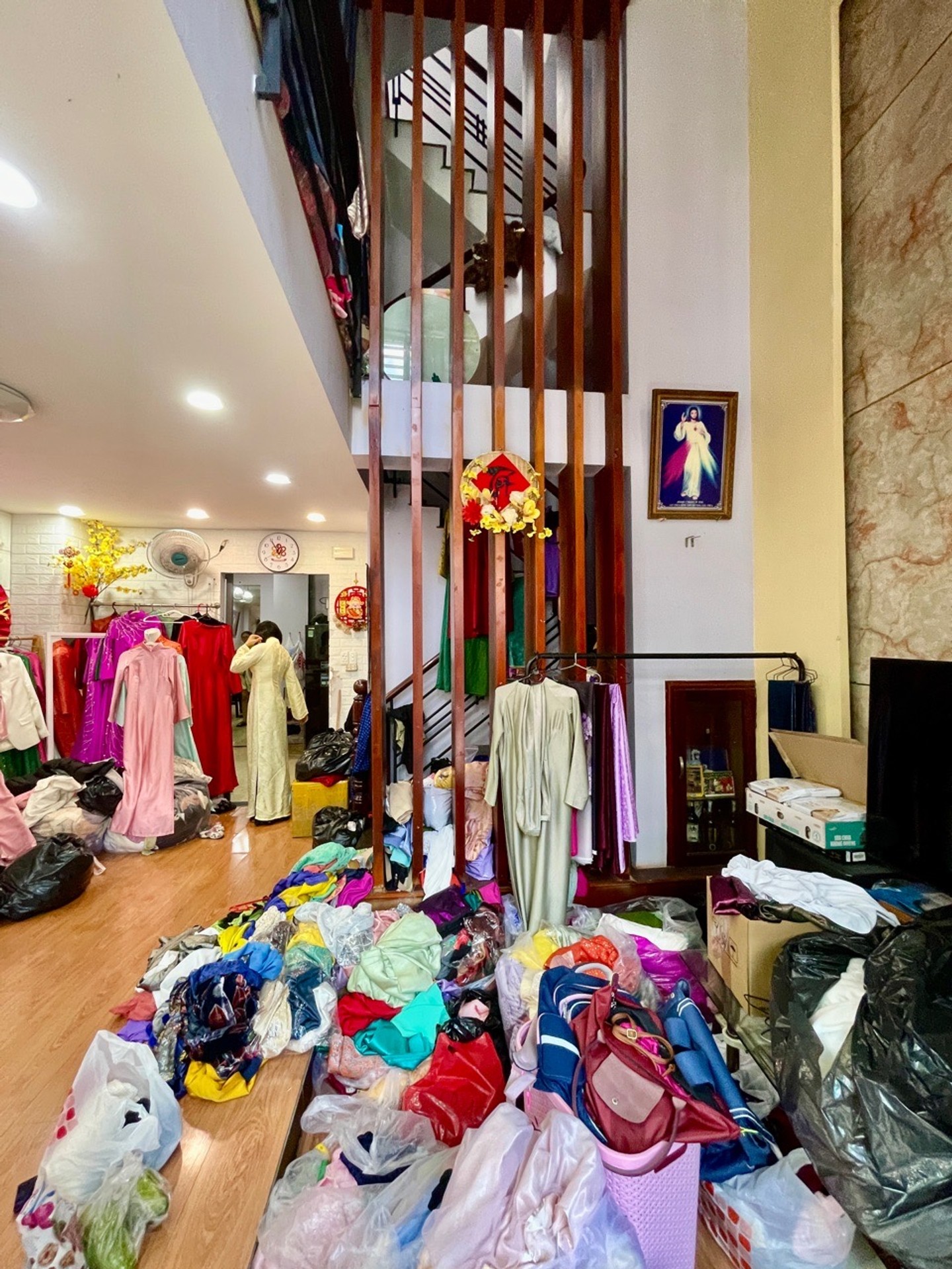 Bán nhà riêng 4 tầng khu Bàu Cát, Đồng Đen, diện tích 36m2, hẻm thông sát mặt tiền