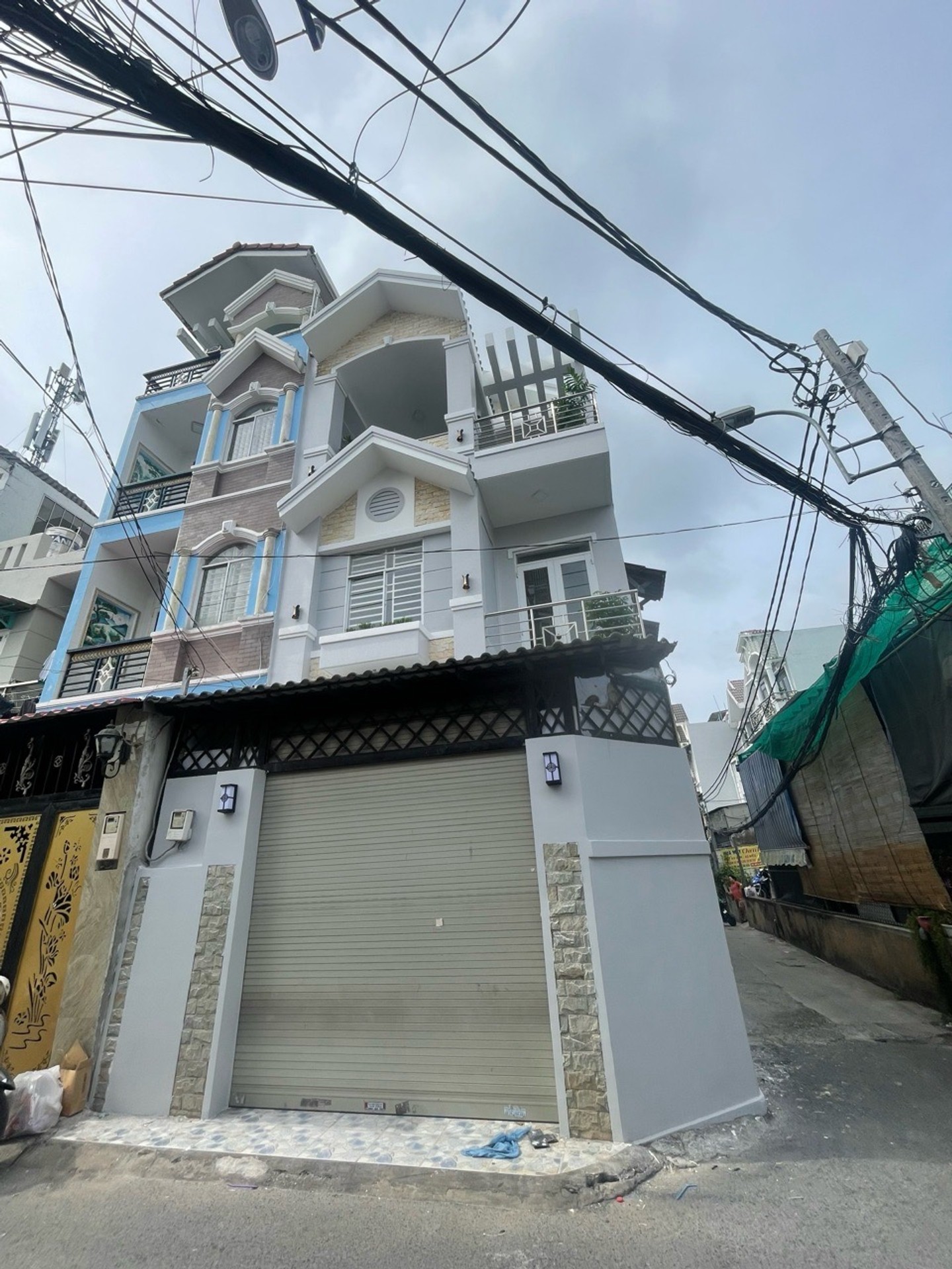 Bán nhà lô góc 3 tầng khu Huỳnh Tấn Phát, Nhà Bè, diện tích 65m2, 4 phòng ngủ