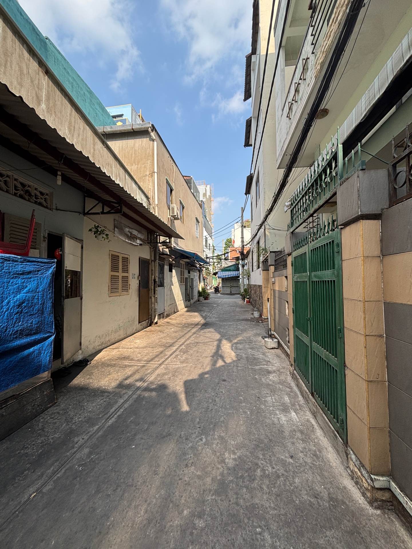 Bán nhà 4 tầng, 4 phòng ngủ, hẻm xe tải Trường Chinh, Tân Bình