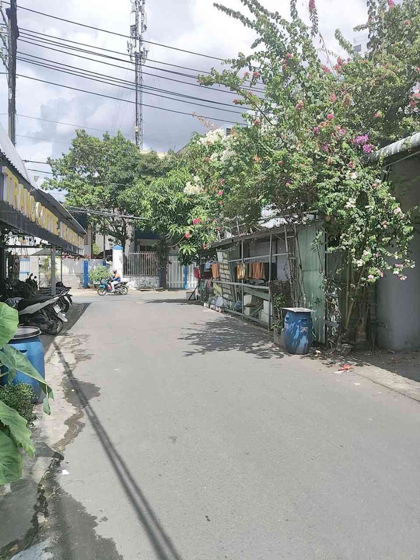 Nhà phố 3 tầng hiện đại tại Gò Cát, Quận 9