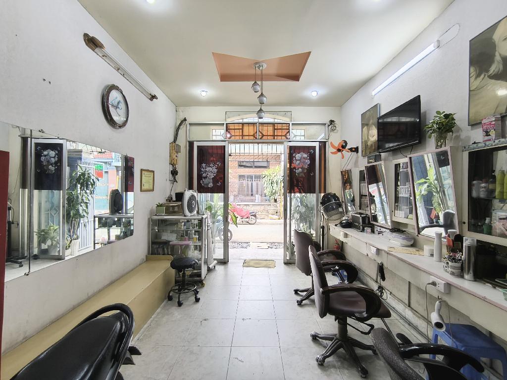 Bán nhà 4 tầng diện tích 64m2, hẻm xe tải gần mặt tiền Trường Chinh