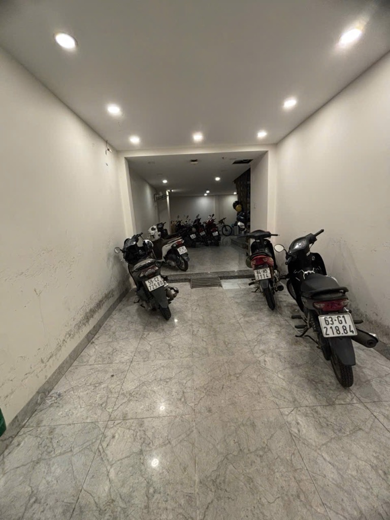CHDV đang cho thuê 65tr/ tháng Đường Trần Văn Đang P9 Q3 - có 16PN 17Wc