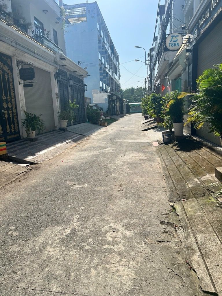 Cơ hội sở hữu nhà riêng 4 tầng kiên cố tại Đào Tông Nguyên với giá tốt