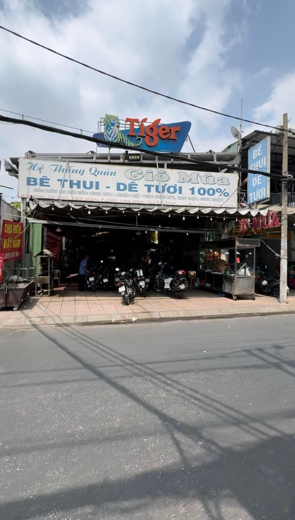 Bán nhà mặt phố trung tâm Quận Tân Phú, mặt tiền 12m, diện tích 400m2, giá 80 tỷ