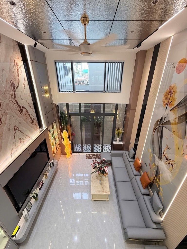 Nhà 5 tầng mặt tiền rộng tại Gò Vấp, thiết kế hiện đại, đầy đủ tiện nghi
