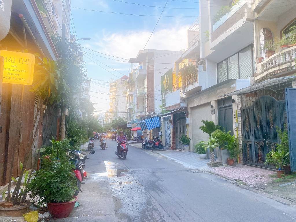 Nhà đẹp 5 tầng, vị trí vàng Quận 10, giá cực hấp dẫn
