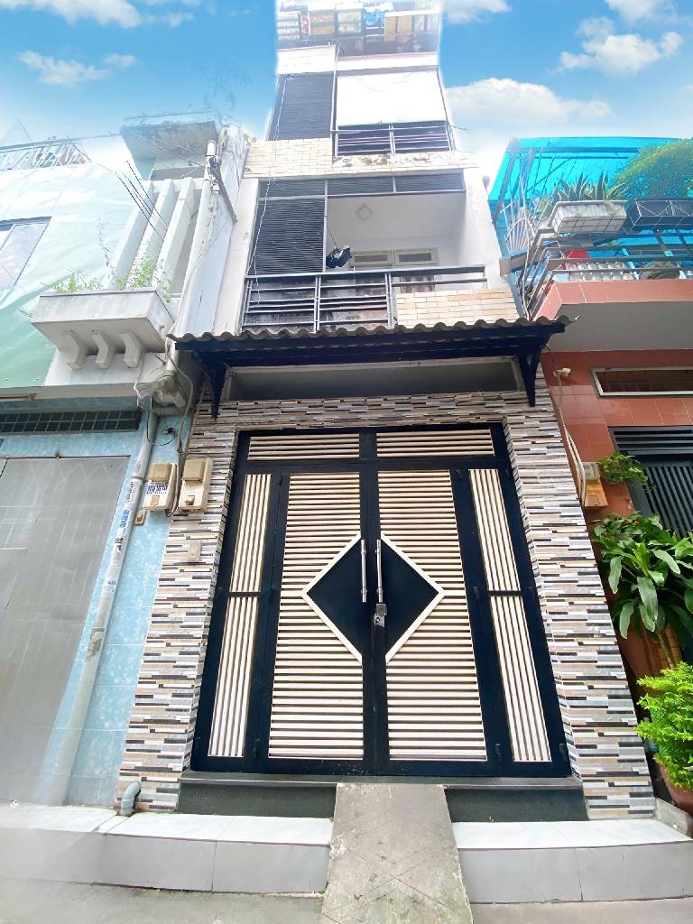 Nhà đẹp trung tâm Quận 10 giá hời, 5 phòng ngủ rộng rãi