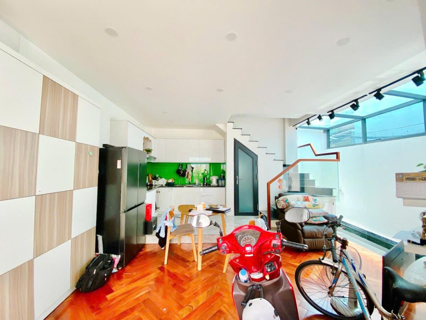 Cơ hội vàng sở hữu nhà 4 tầng ngay Bến Xe Miền Đông, Bình Thạnh- 62 m2 chỉ hơn 8 Tỷ