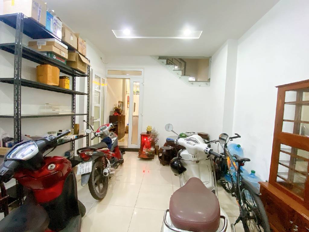 Bán nhà mặt phố 3 tầng, 57m2 tại Phường 11 Tân Bình giá 14.5 tỷ