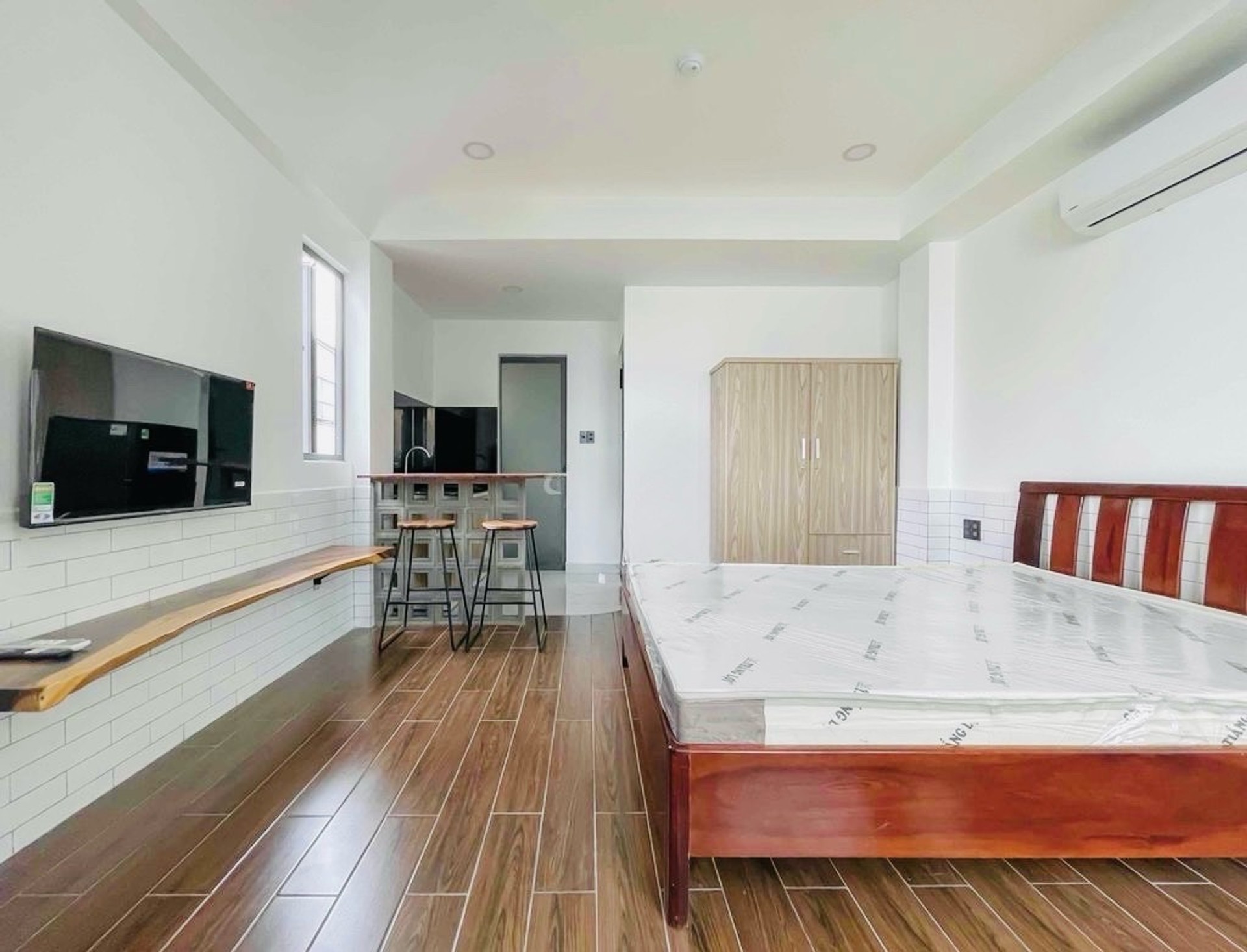 Nhà 5 Tầng Lê Văn Sỹ - Cơ Hội Đầu Tư Sinh Lời Cao, Giá Tốt