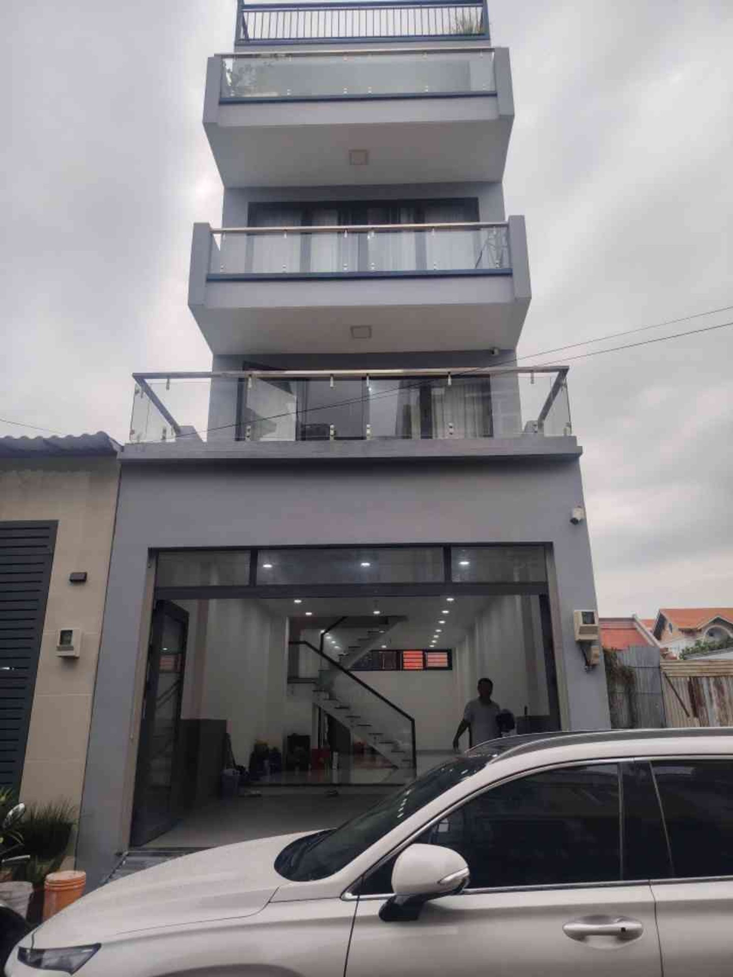 Bán nhà mặt phố 4 tầng tại quận 7, khu dân cư văn minh, mặt tiền 5m