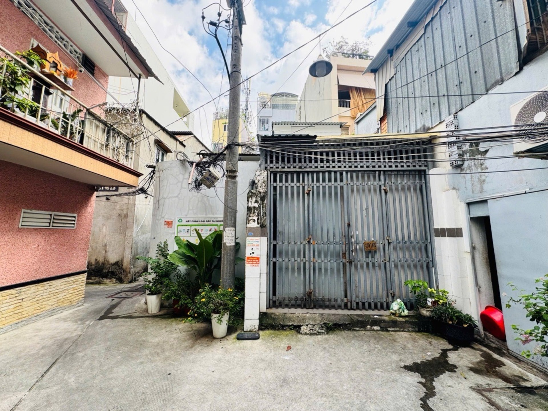 Nhà 2 tầng ngay trung tâm Lê Văn Sỹ, 6 phòng ngủ, giá hợp lý