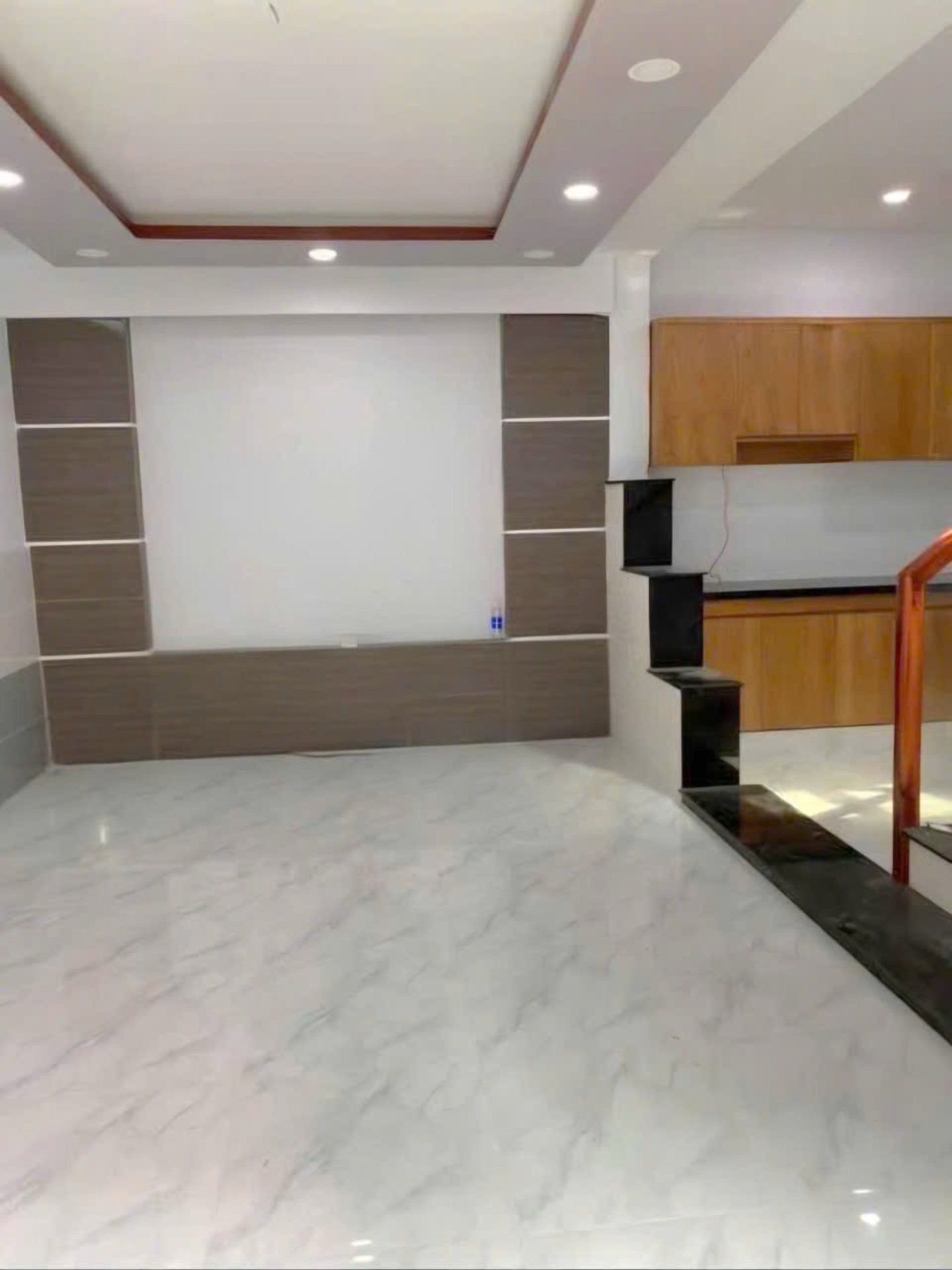 NHÀ 2 TẦNG HƯƠNG LỘ 2 TIỆN DI CHUYỂN TÂN PHÚ QUẬN6 -