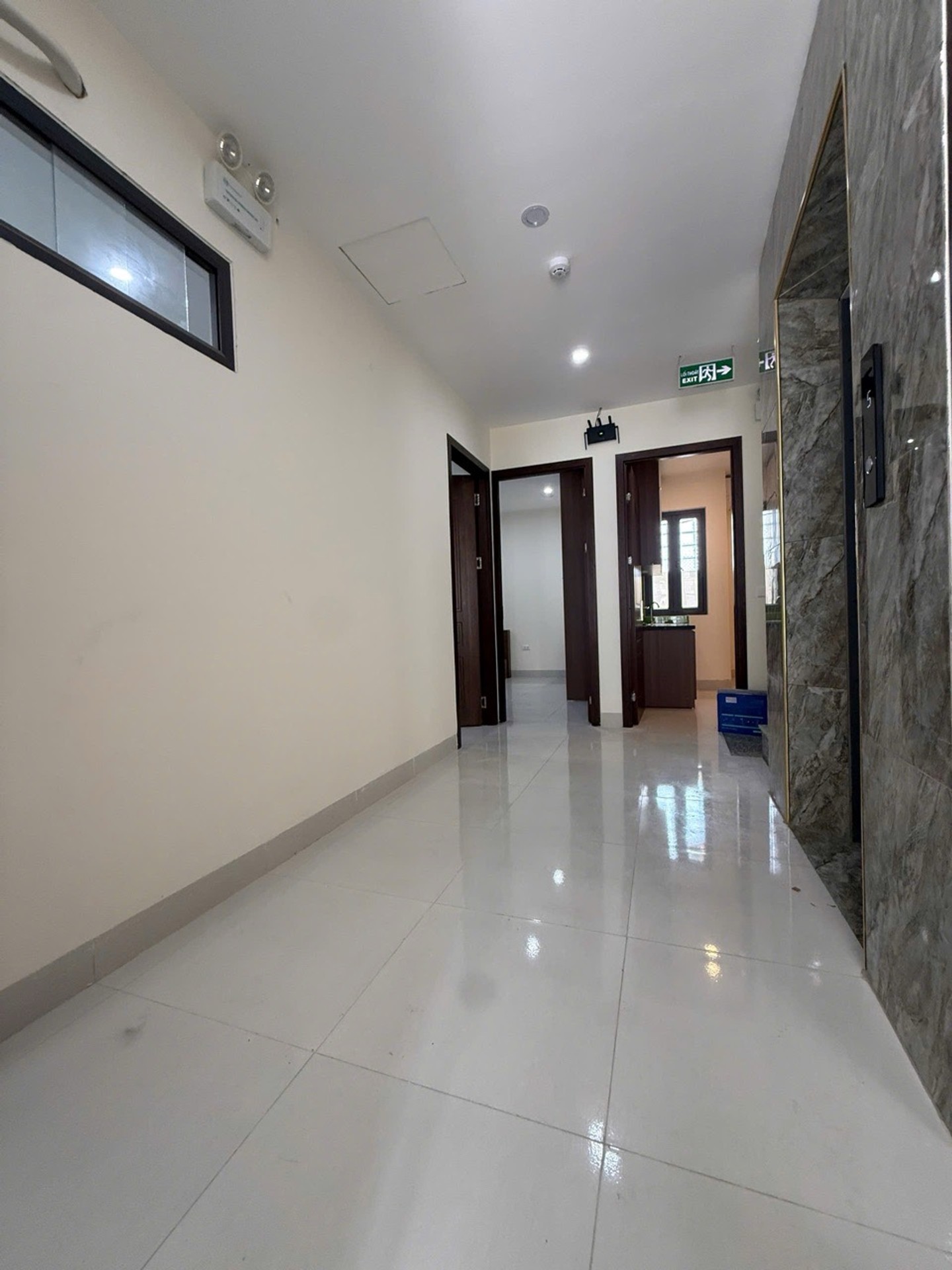 Bán Toà Nhà KIM GIANG 32 PHÒNG THU VỀ 1.8 tỷ/ năm SỔ TIẾT KIỆM THỜI LẠM PHÁT SỔ ĐỎ CHỈ 31.5 tỷ