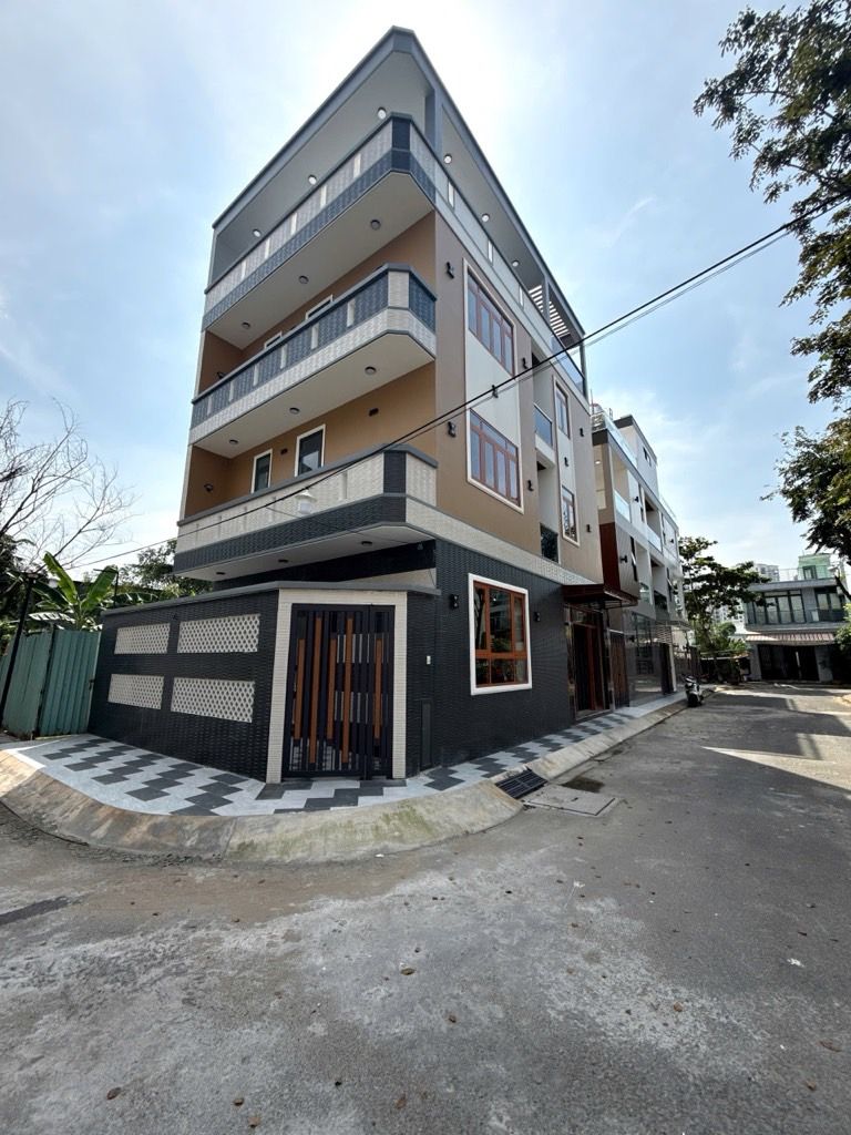 Cơ hội sở hữu nhà phố góc 4 tầng hiện đại tại Nhà Bè với giá 9.9 tỷ
