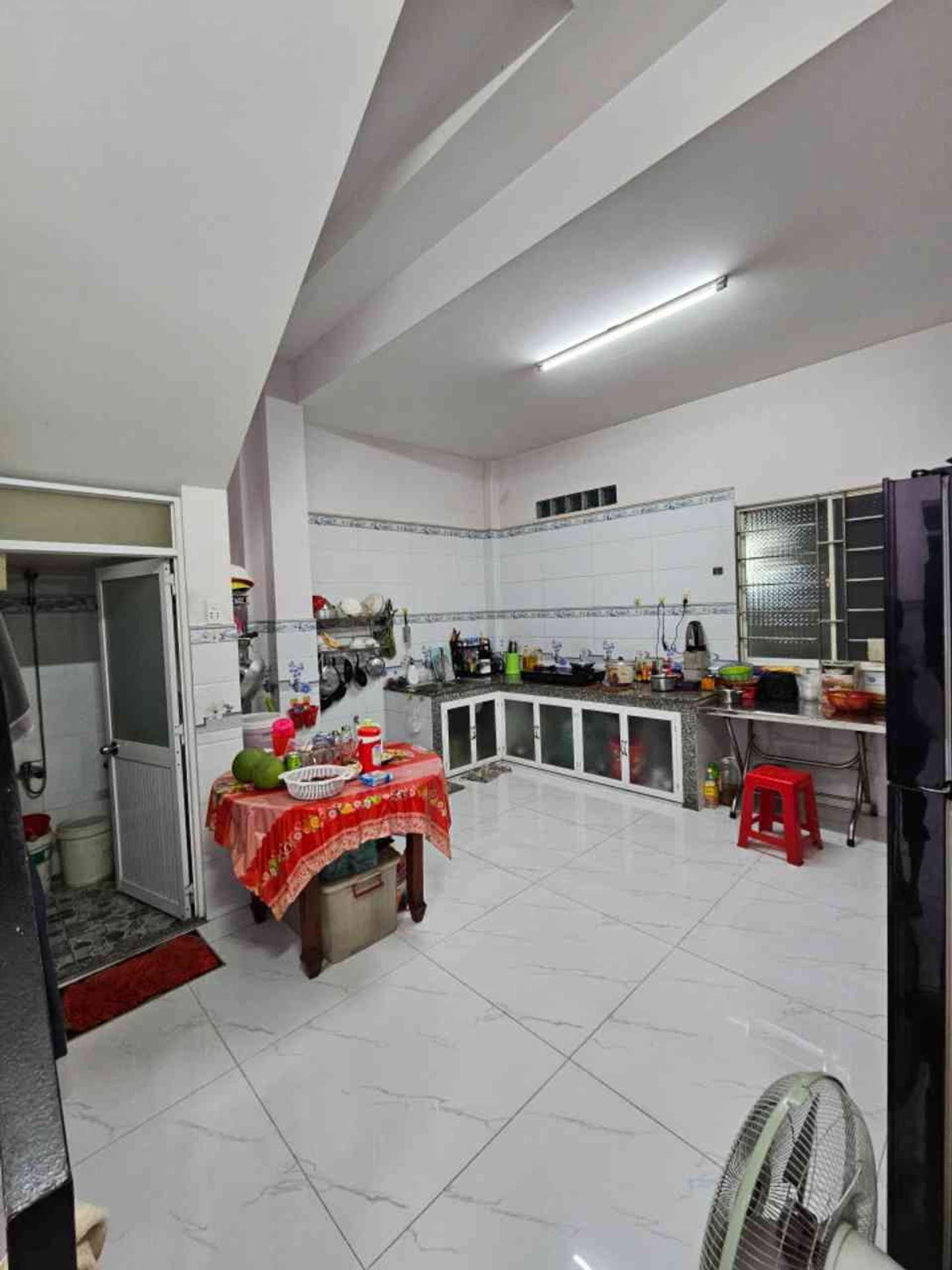 Nhà 2 tầng xinh xắn, giá tốt tại Bình Tân