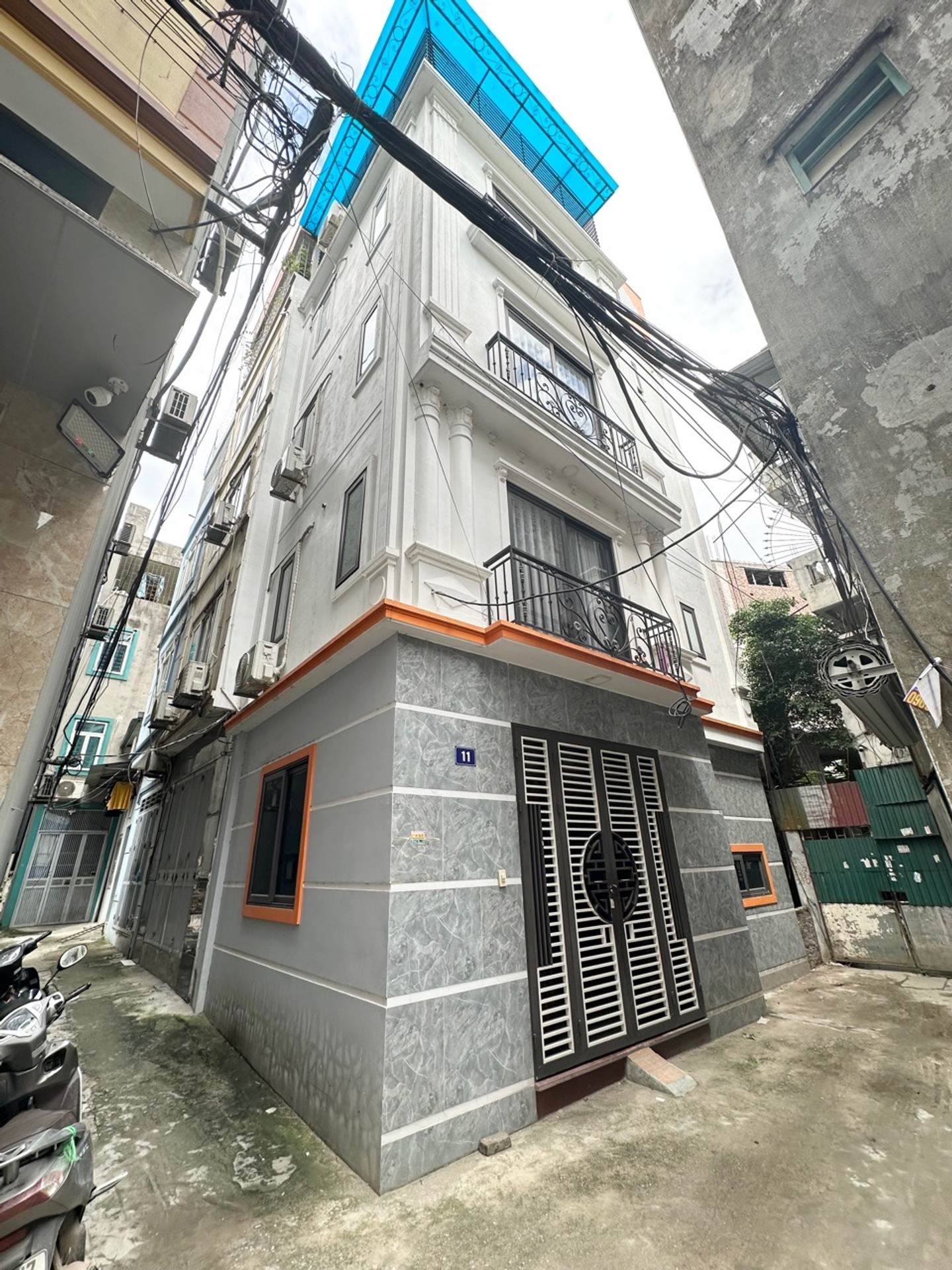 Bán nhà 5 tầng dân xây diện tích 36m2 tại Xuân Phương lô góc oto đỗ cửa