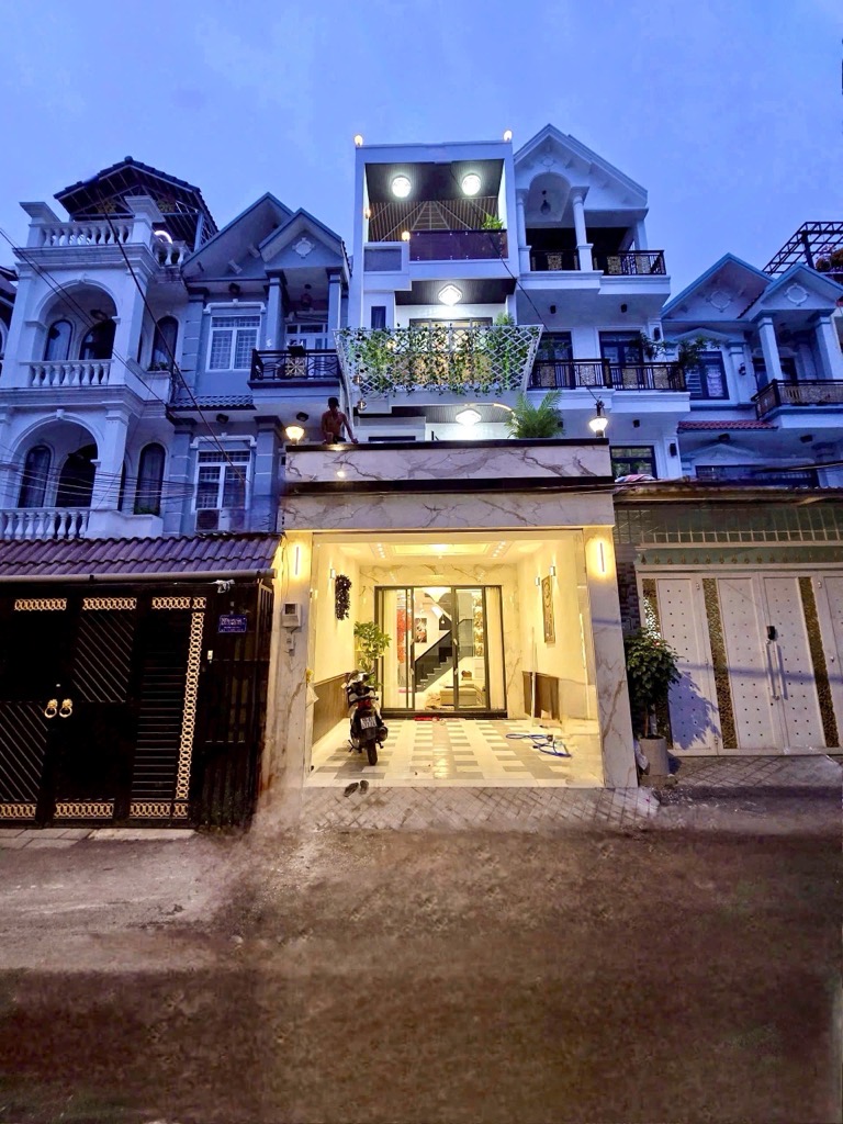 Nhà phố 4 tầng hiện đại tại thị trấn Nhà Bè, gần quận 7, mặt tiền 4.5m