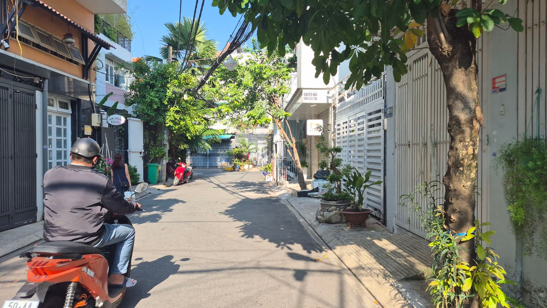 Bán nhà 3 tầng, hẻm ô tô Trường Chinh, diện tích 53.6m2