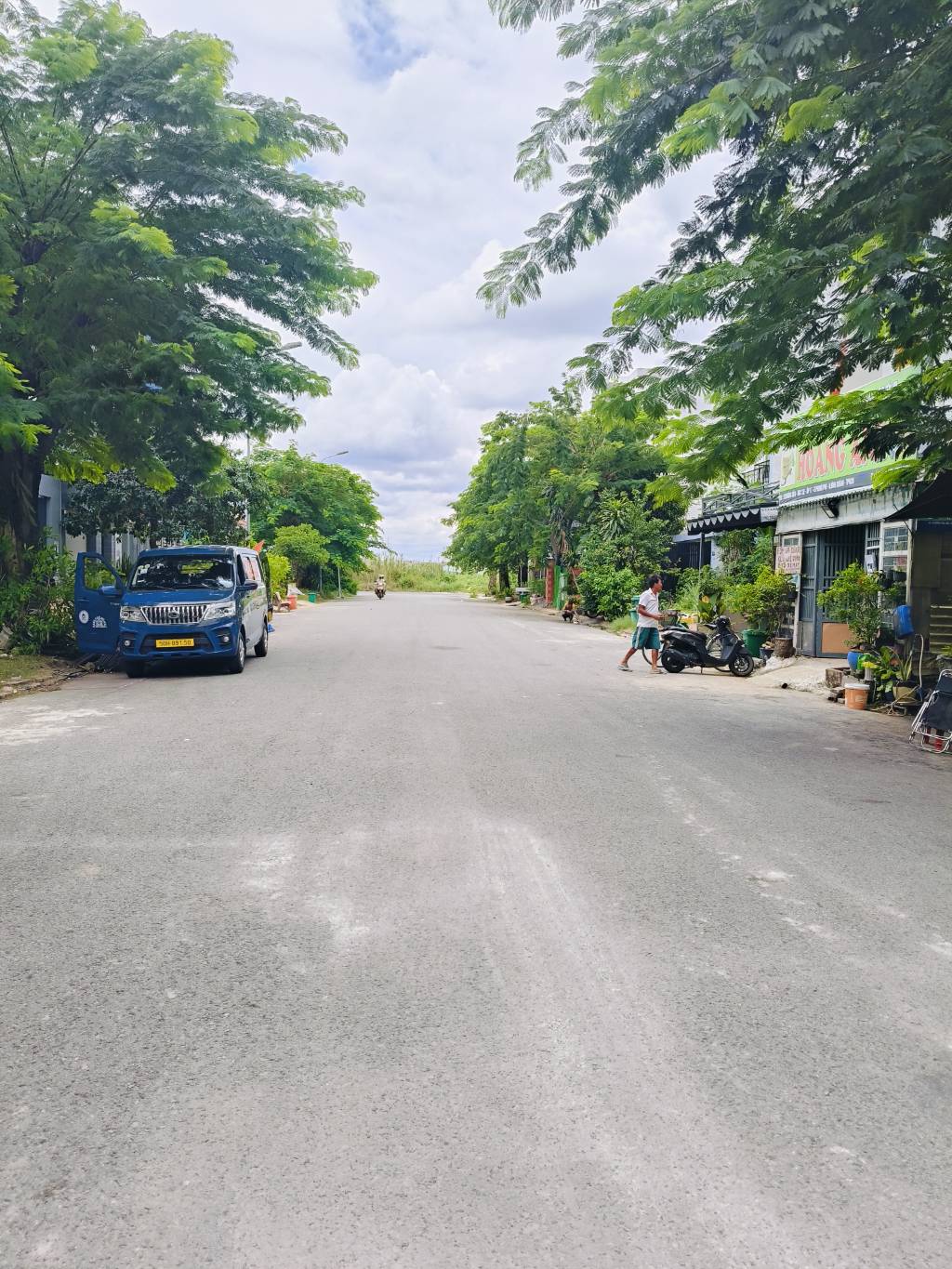 Nhà mặt phố 4 tầng, 5x20m, gần Đại học Kinh tế Nguyễn Văn Linh, Bình Chánh