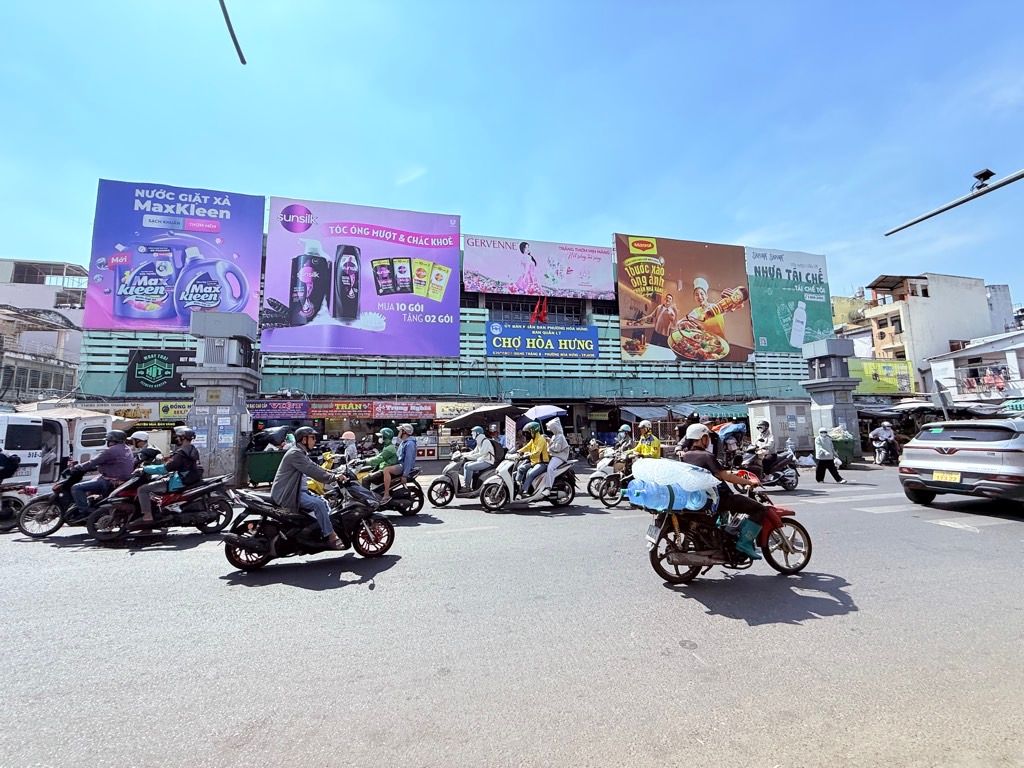 Nhà hẻm oto, gần chợ Hoà Hưng giá cực hấp dẫn