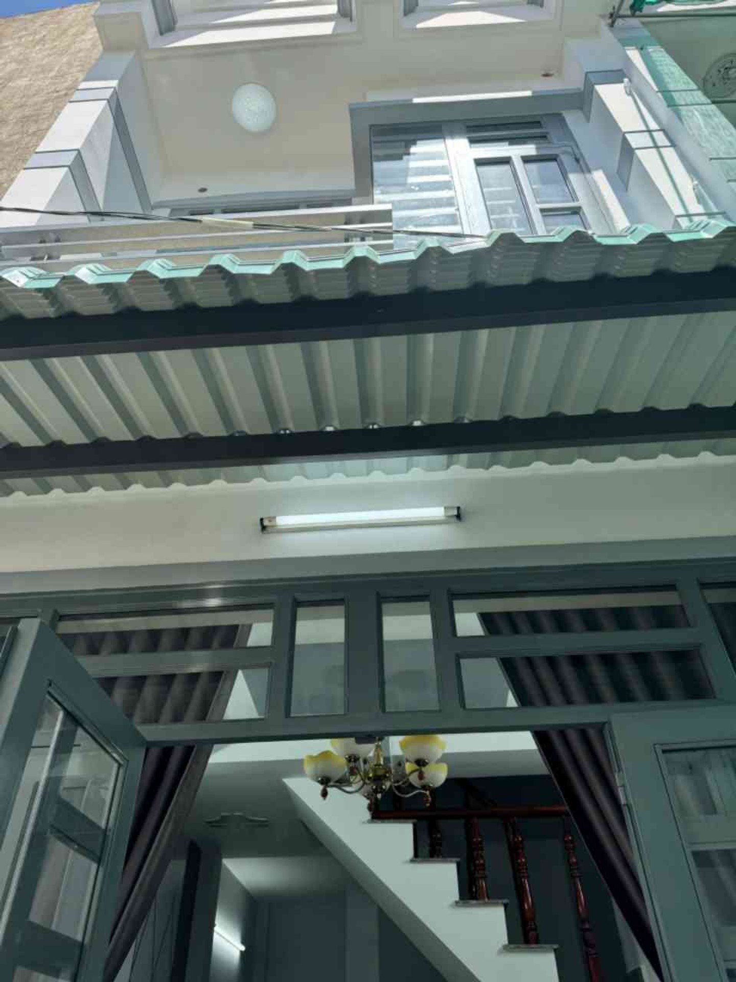 Nhà mới 2PN giá mềm gần chợ, trường học, sẵn sàng vào ở