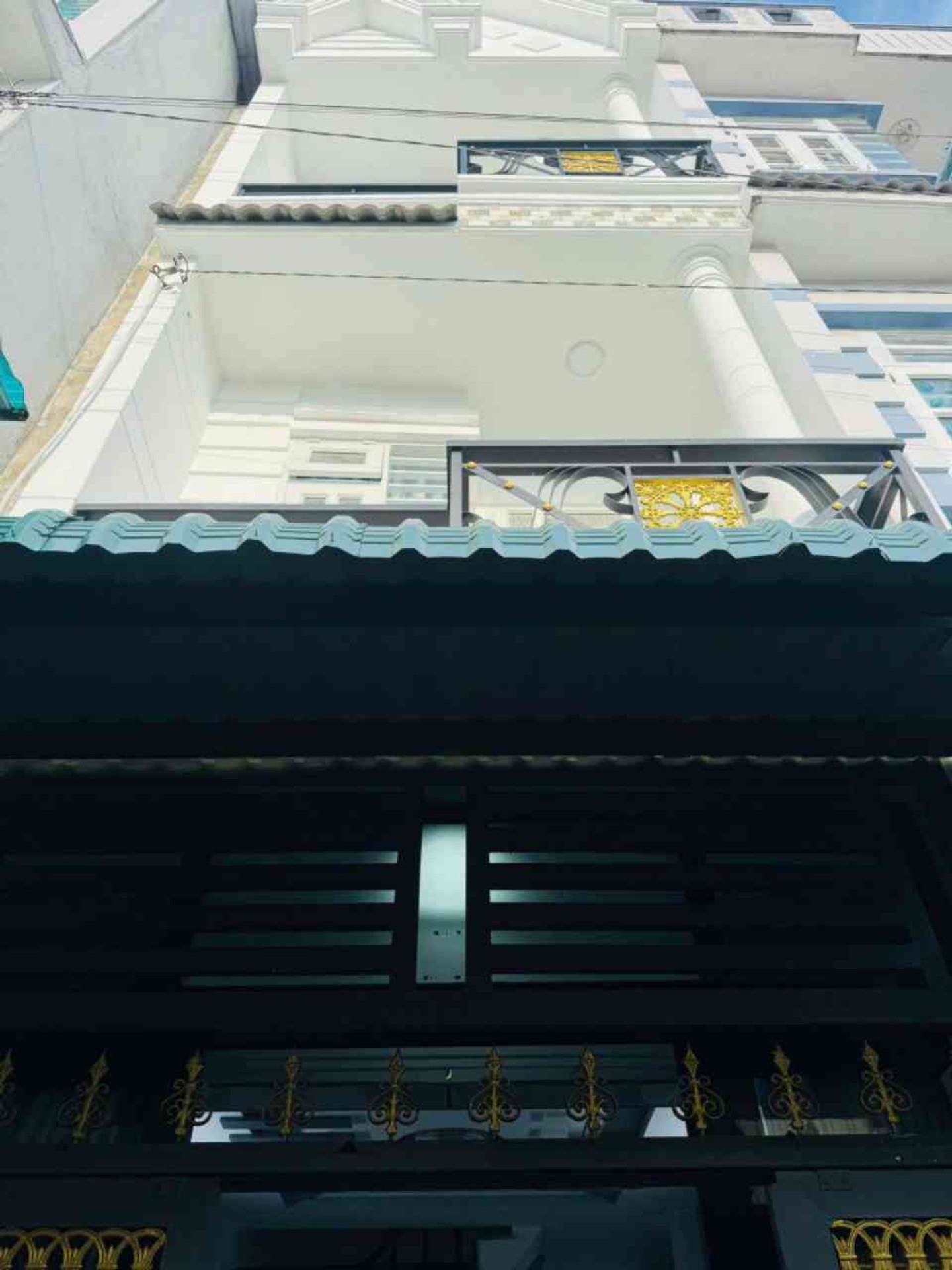 Nhà 3 tầng kiên cố, 4 phòng ngủ tại Tân Thới Hiệp, giá hợp lý