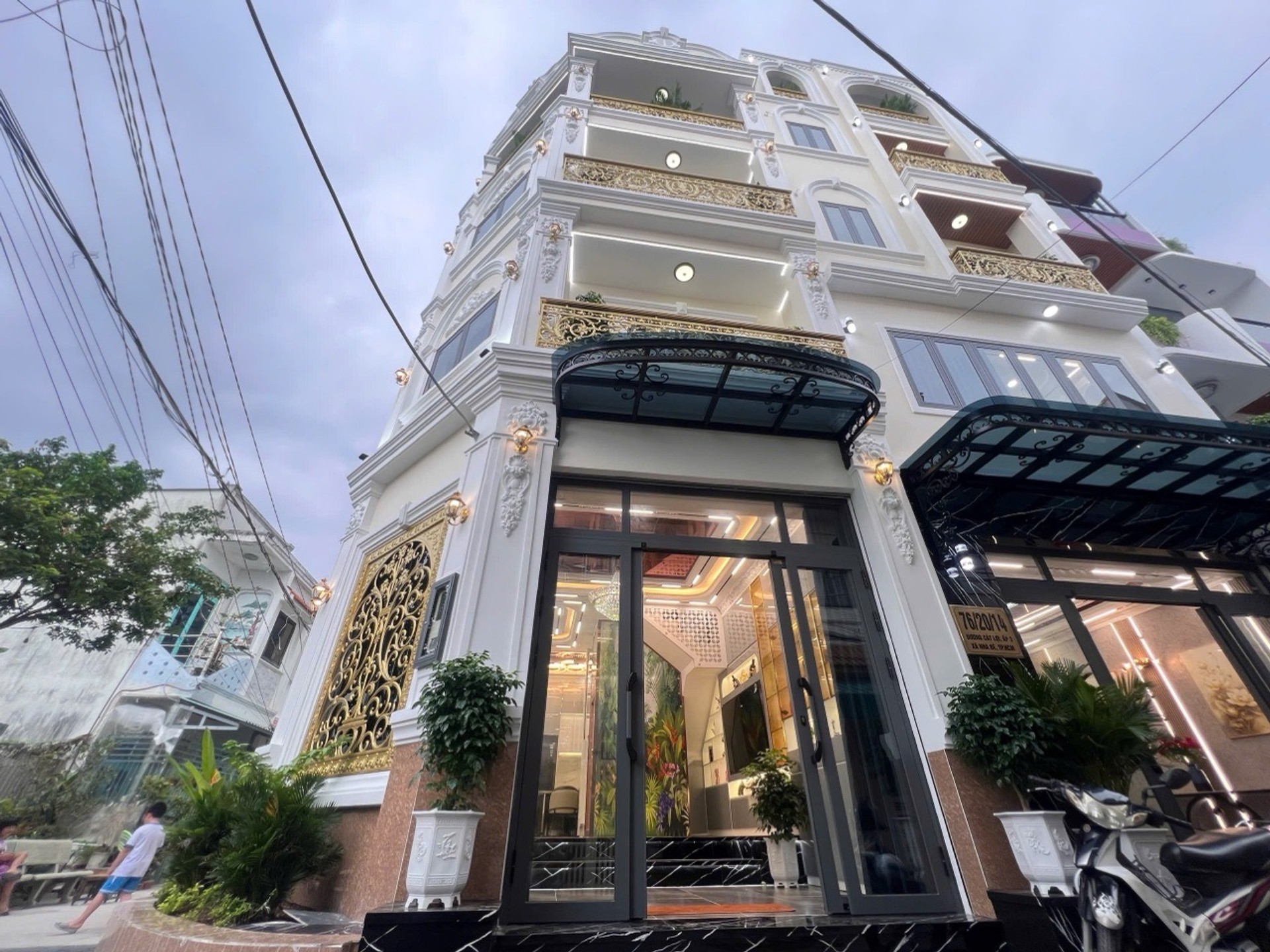 Nhà góc 4 tầng mới 100% Dương Cát Lợi, full nội thất cao cấp, có thang máy giá tốt