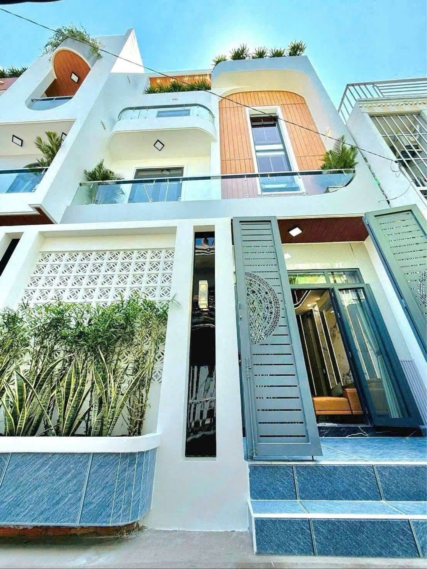 Bán nhà riêng 4 tầng rộng rãi tại Huỳnh Tấn Phát, pháp lý rõ ràng