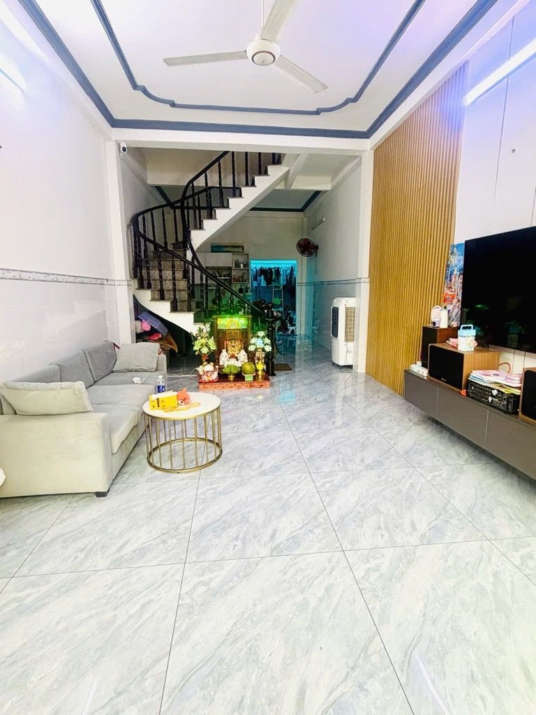 🚨 KẸT BANK BÁN GẤP – NHÀ MỚI, HẺM Ô TÔ 6M, Ô TÔ NGỦ TRONG NHÀ
💰 Giá chỉ: 7,35 TỶ
Diện tích 64m²