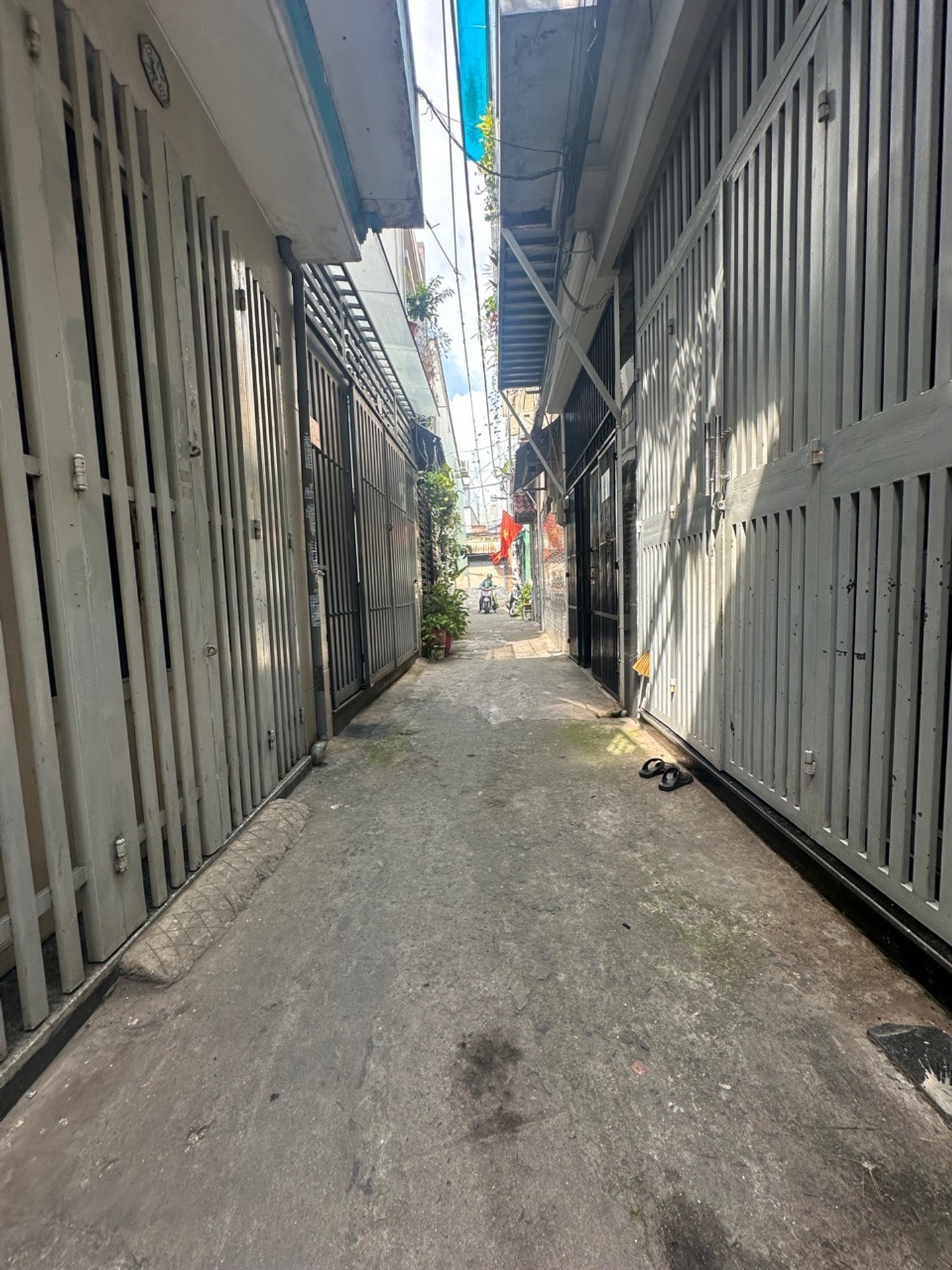 Nhà nhỏ xinh Nguyễn Tư Giản, giá cực tốt, sẵn dọn về ở