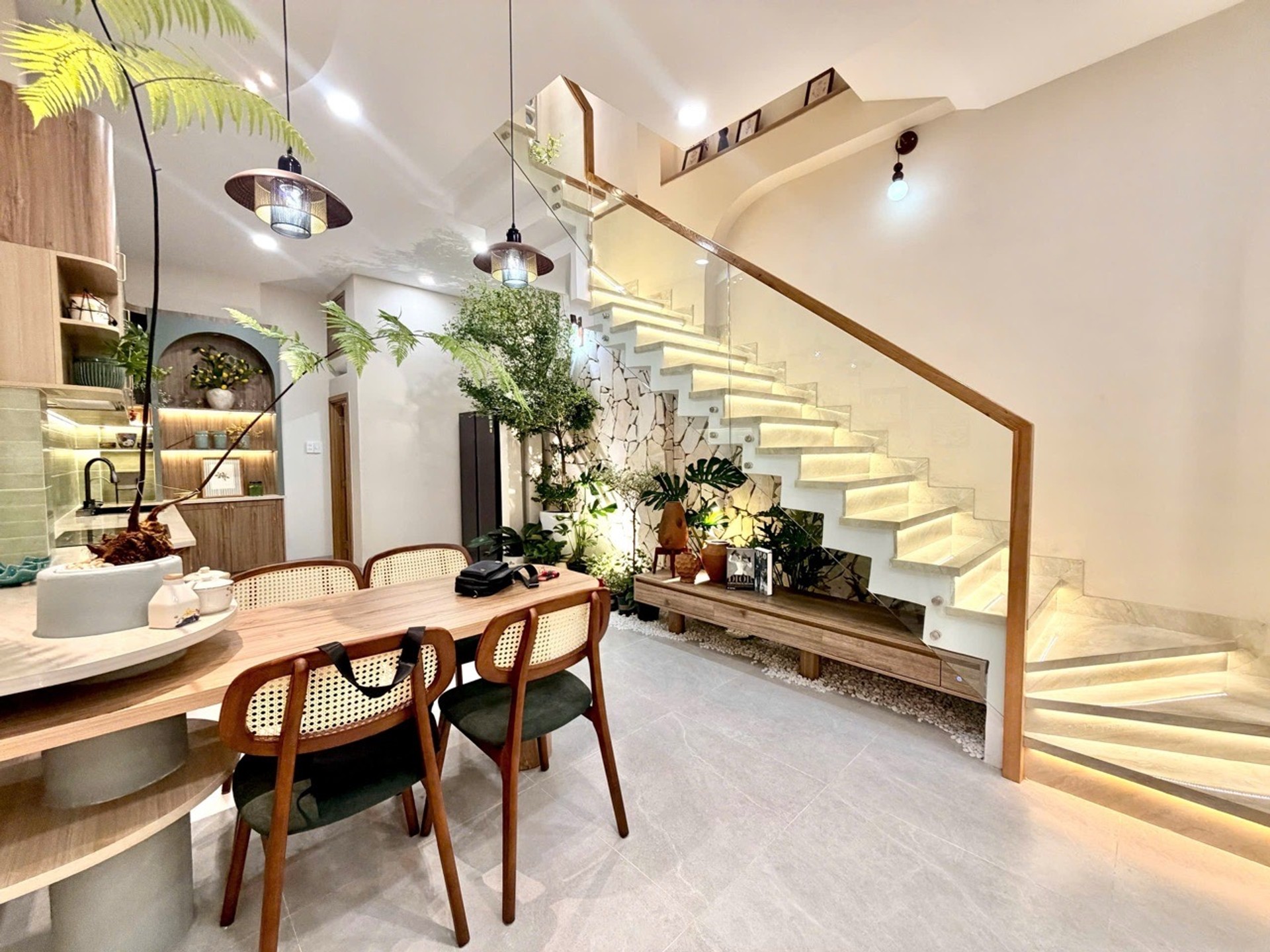Bán nhà 4 tầng diện tích 48.3m2 tại phường Tân Sơn, HCM giá 8.5 tỷ
