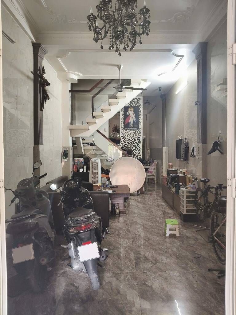 Bán nhà 4 tầng diện tích 64m², hẻm xe tải, gần công viên Lê Thị Riêng