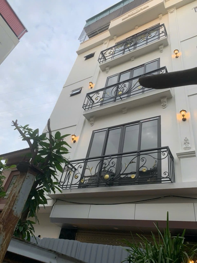 VIP THỤY PHƯƠNG – NHÀ ĐẸP Ở LUÔN
2 MẶT THOÁNG – VIEW SÔNG HỒNG – GẦN PHỐ