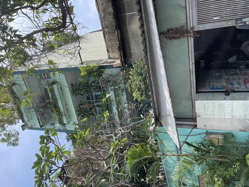 Nhà mặt phố 5 tầng rộng 100m2 khu vực Tân Bình giá cạnh tranh