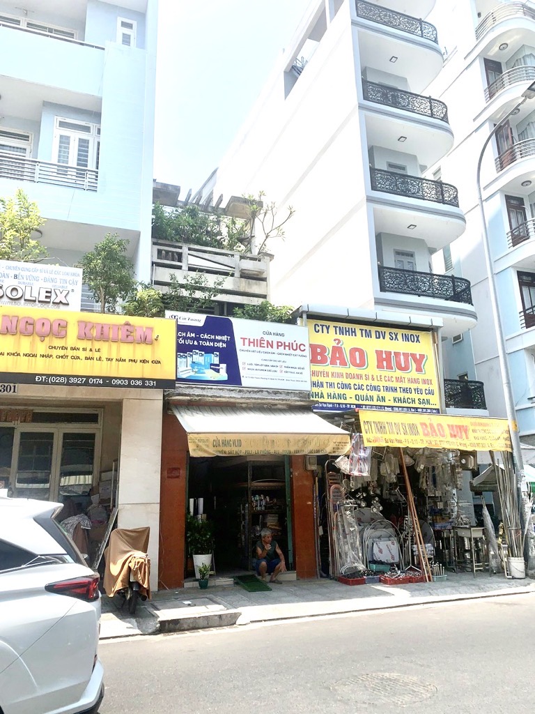 Nhà mặt phố Quận 10 rộng rãi – Đón đầu cơ hội kinh doanh sầm uất