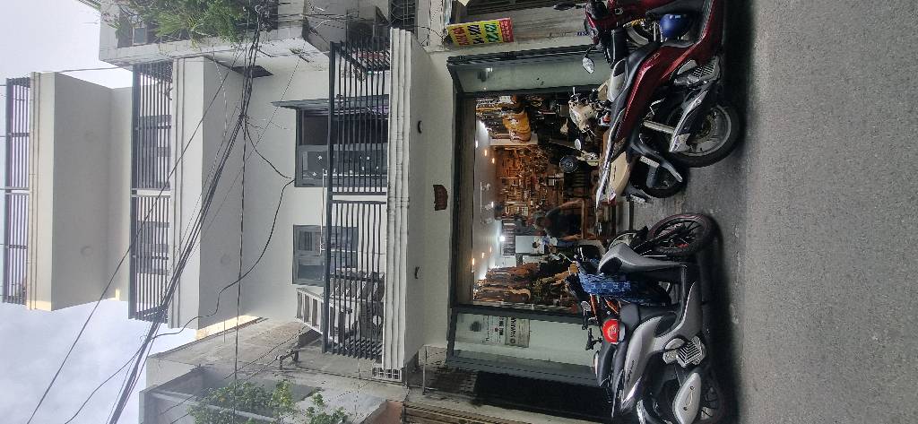 Nhà 4 tầng đẹp, tiện nghi trung tâm Quận 3 giá tốt