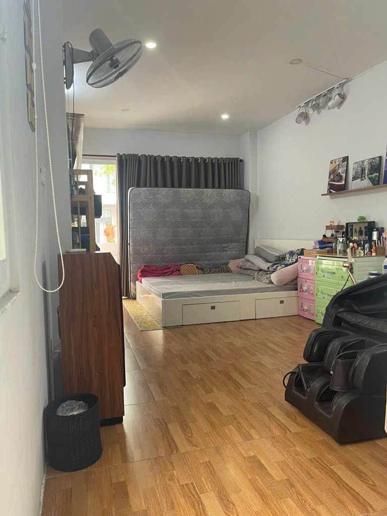 Nhà 5 tầng mặt tiền đắt giá ở Quận 3