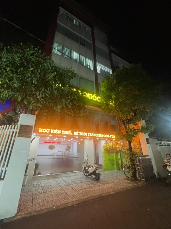 Nhà 2 Tầng Góc 2 Mặt Tiền Quận 3 - Sống Sang, Kinh Doanh Đỉnh